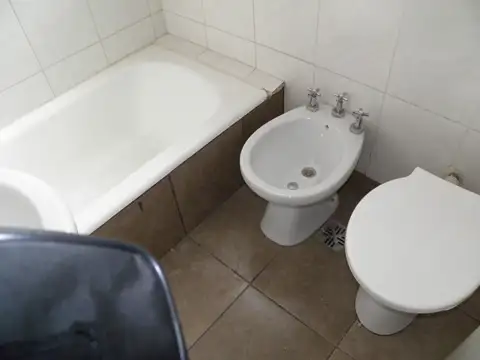 José León Suárez 300