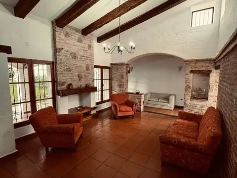 VENTA CASA 3 DORMITORIOS VILLA CARLOS PAZ CÓRDOBA