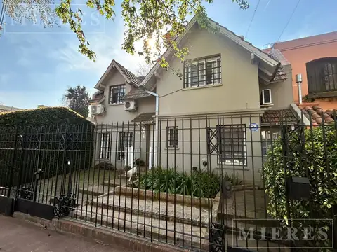 Muy linda casa en alquiler temporario en Beccar.