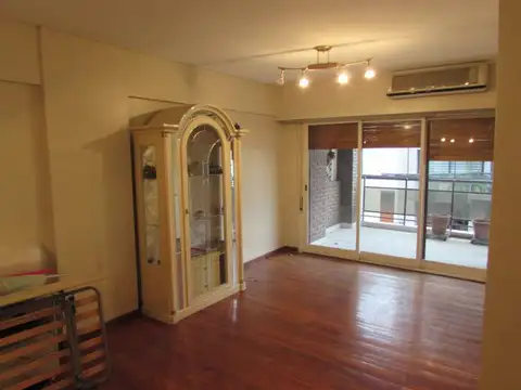 DEPARTAMENTO EN VENTA DE 4 AMBIENTES CON DEPENDENCIA Y COCHERA EN CABALLITO OPORTUNIDAD