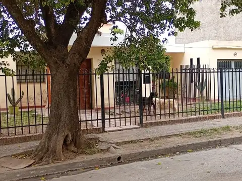 VENTA CASA  BARRIO LAS PALMAS APTA CREDITO
