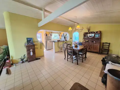 Venta de casa quinta de 4 ambientes en La Peregrina
