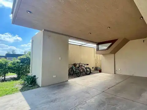 Casa en Venta en Puerto Roldan, USD 390.000