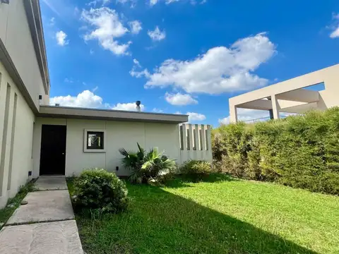 Casa en Venta en Puerto Roldan, USD 390.000