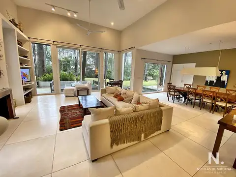 Casa en Venta en La Barra, USD 1.500.000