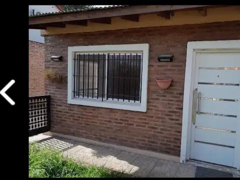 VENTA CASA 4 AMB C GARAGE PARRILLA LOS TILOS GARIN