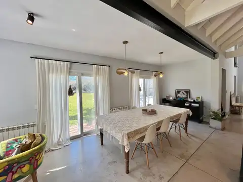 Casa 7 ambientes con 3 baños