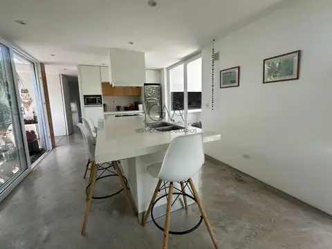 Casa en Alquiler Temporal con 2 cocheras