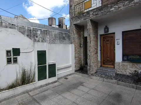 Depto Tipo Casa en Venta en Ramos Mejia, USD 157.000