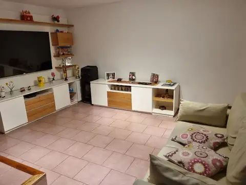 Depto Tipo Casa 5 ambientes con 1 baño