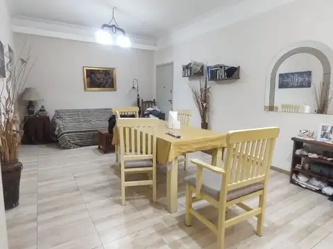 VENTA 3 AMBIENTES CON DEPENDENCIA, FLORES