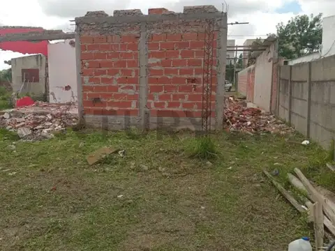 Terreno en venta en VILLA CASTELLS , 504 e/ 4 y 5