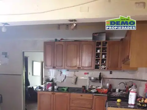 Casa 6 ambientes con 2 baños