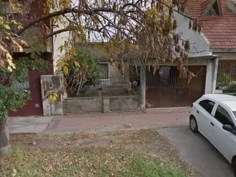 LOTE DE 329MT2 + CASA A REFACCIONAR - LANUS ESTE