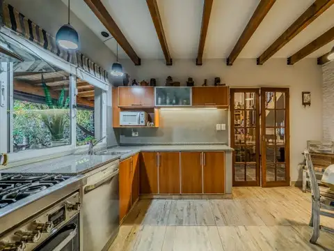 Casa 7 ambientes con 3 baños