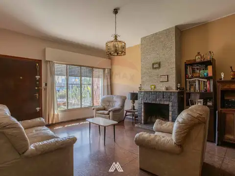 VENTA CASA 3 DORM, 1 B, JARDIN, GALPON, COCHERAS