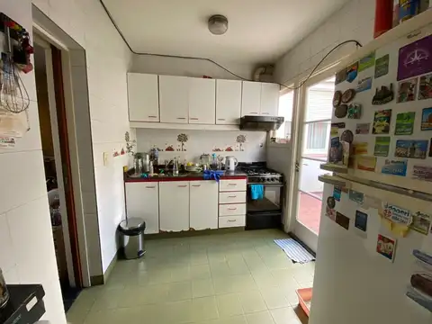Casa en Venta con 18 cocheras