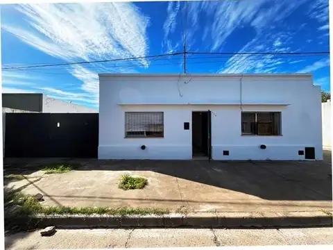 Casa en venta - 3 Dormitorios 1 Baño - San Antonio de Areco