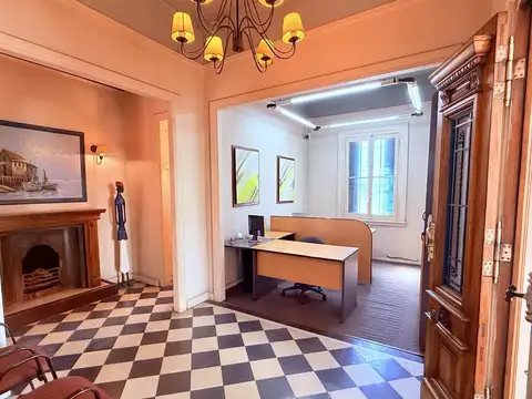 Avenida Adolfo Alsina  al 1700