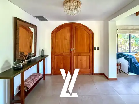 Casa 11 ambientes con 5 baños