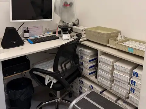 Oficina 5 ambientes con 4 baños