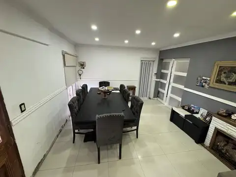 Casa 5 ambientes con 2 baños