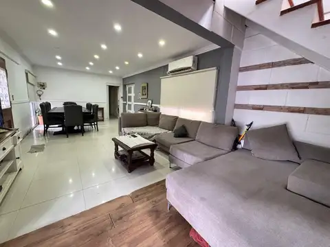 Casa en Venta con 5 cocheras
