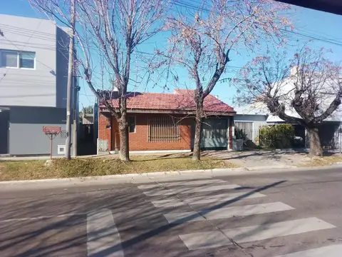 Casa en venta - 2 Dormitorios 2 Baños - La Plata