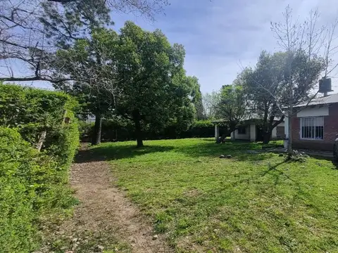 CASAS EN VENTA EN PASO DEL REY- AMPLIO PARQUE