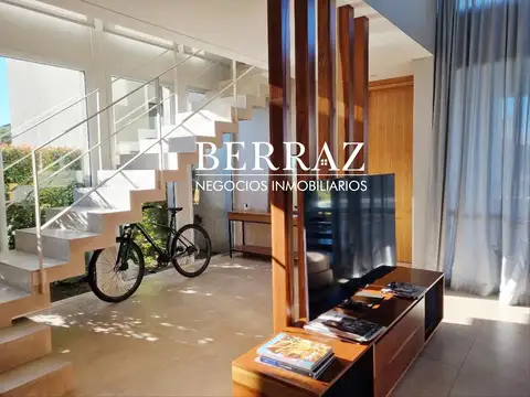 Casa 5 ambientes con 4 baños