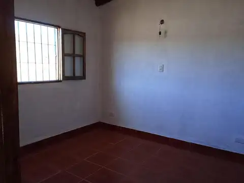 Casa 2 ambientes con 1 baño