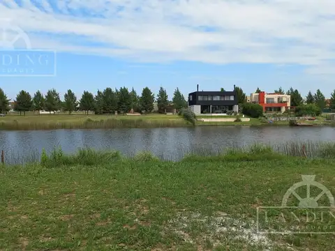 Casa 6 ambientes con 4 baños