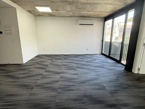 Oficina en Alquiler con 1 cochera
