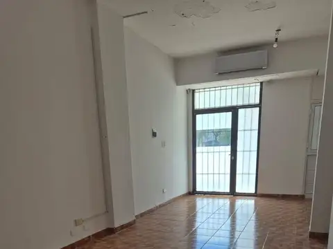 Local en Alquiler 51 años