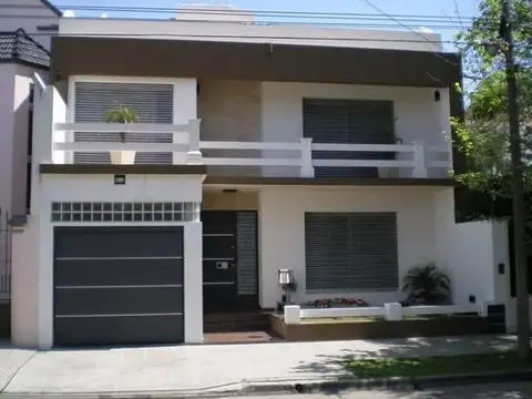 Casa - Venta - Argentina, RAMOS MEJIA - URQUIZA 375