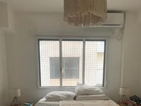 Olivos. Departamento de 3 ambientes con Balcón y cochera