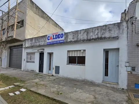 CASA SOBRE LOTE DE 8.66 X 24