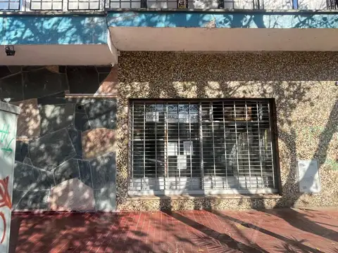 Local en Venta 54 años