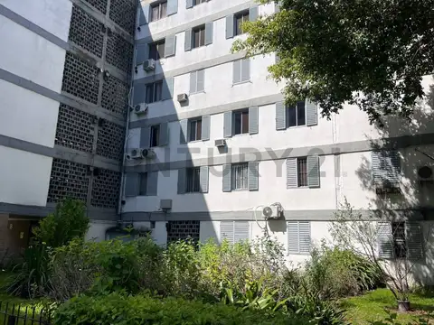 Intendente Arnoldi 400, Piso 0