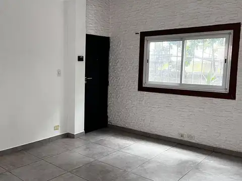 Depto Tipo Casa en Alquiler de 2 ambientes