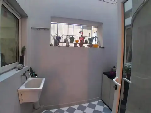 PH 3 ambientes con patio, muy buen estado