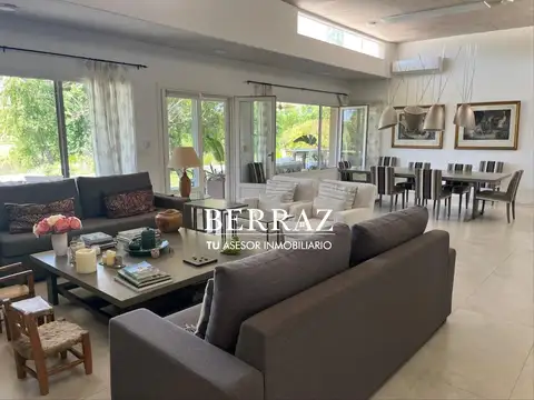 Casa en Alquiler Temporal con 2 cocheras