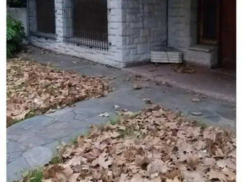 LOTE 15 X 50 M EN VILLA BALLESTER CON CASA, EXCELENTE UBICAC