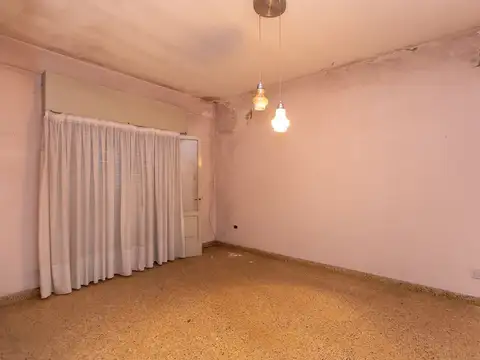 Depto Tipo Casa en Venta 50 años