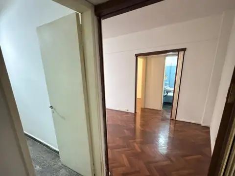 Tte. Gral. Juan D. Perón 3400, Piso 2