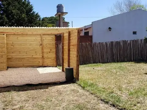 Casa 3 ambientes con 1 baño