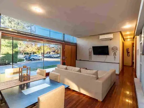 Casa 6 ambientes con 1 baño