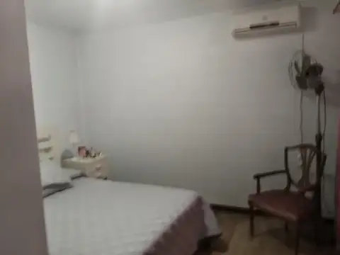 Impecable casa con piscina y terreno amplio 4 amb.