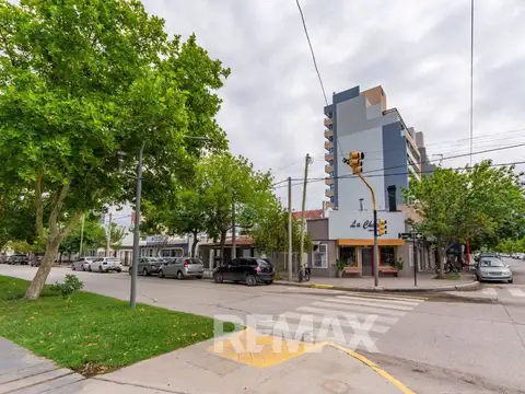 Venta Consultorios + dúplex + 2 dptos. Centro Cipo