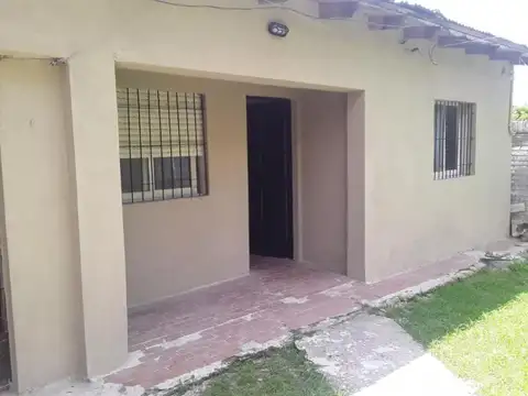 Casa en venta - 2 Dormitorios 2 Baños - 460Mts2 - Glew
